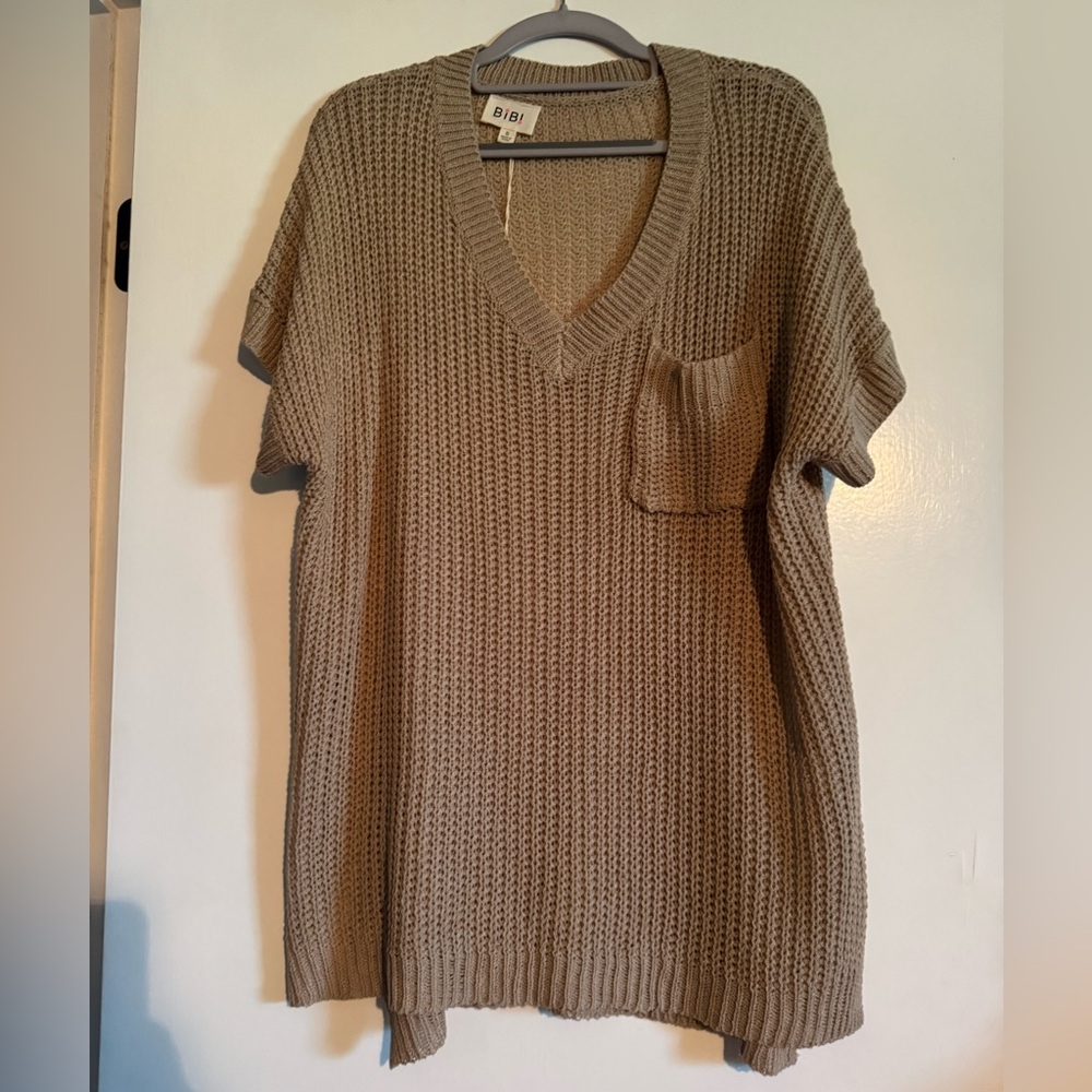 NWT BiBi Taupe and Charcoal V-Neck Knit Top